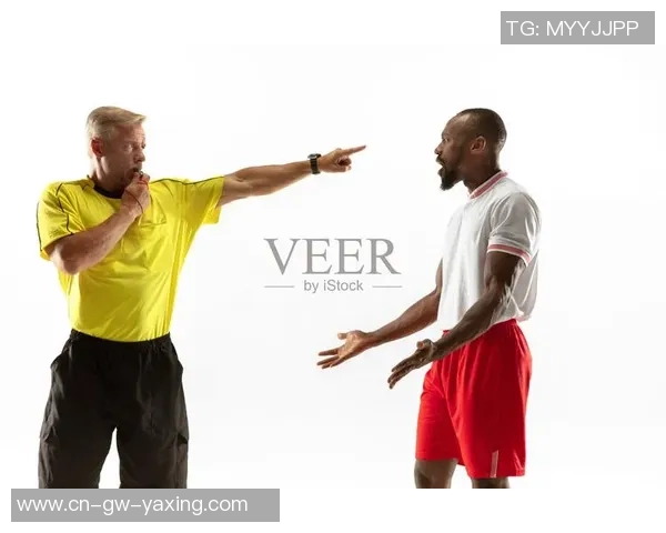 足球庆祝手势的多样表达与文化意义探讨